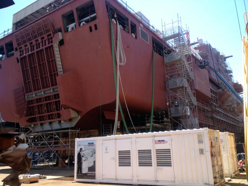 Peringenerators alimenta la nave della Marina Militare Italiana